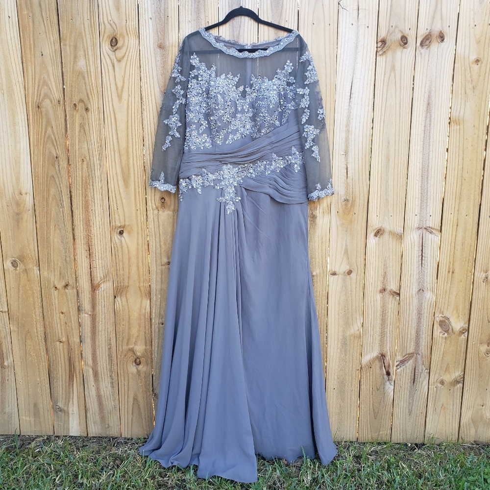 Formal elegant Long NWOT gown grey dress
